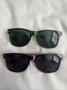 Classic Wayfarer-Style Women's Sunglasses in Green and Red